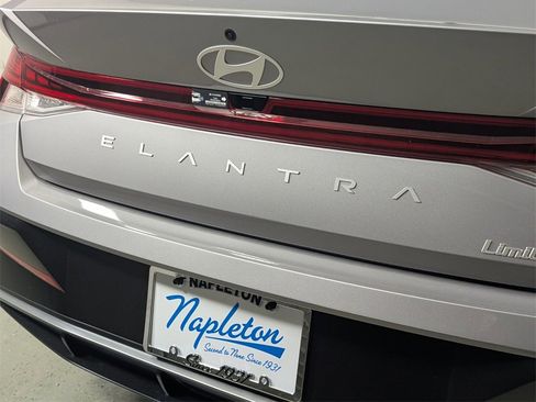 New 2026 Hyundai Elantra Limited image 8