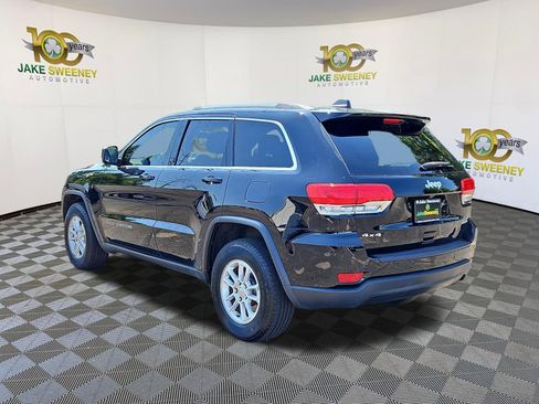 Used 2018 Jeep Grand Cherokee Laredo AWD/4WD image 4