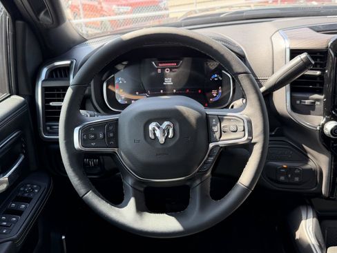 Used 2025 RAM 2500 Laramie AWD/4WD image 20