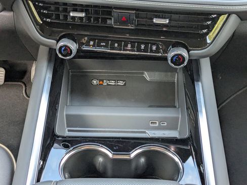 New 2026 Chevrolet Suburban Premier w/ Sun And Tow Package image 18