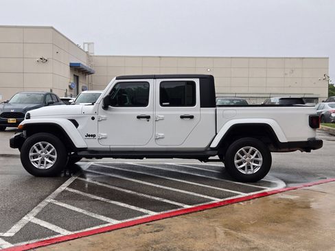 Used 2023 Jeep Gladiator Sport AWD/4WD image 6