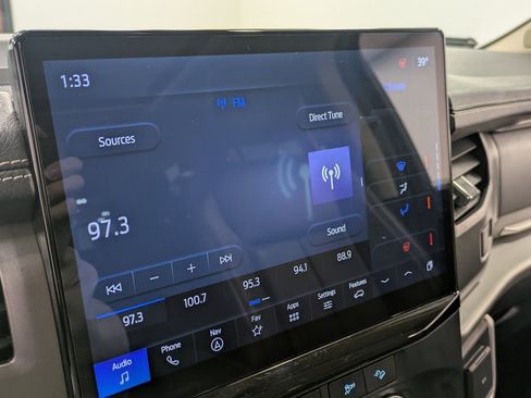 Used 2023 Ford Expedition XLT image 12