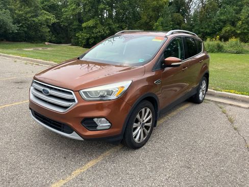 Used 2017 Ford Escape Titanium FWD image 2