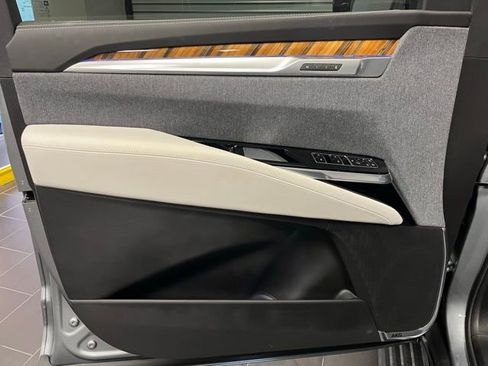 Certified 2025 Cadillac Escalade Sport Platinum w/ LPO, ONYX Package image 9