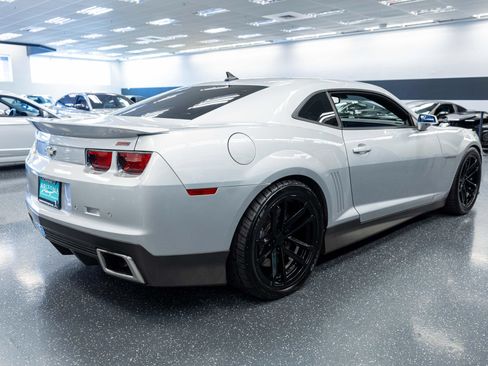 Used 2011 Chevrolet Camaro SS w/ LPO, Ground Effects Package RWD image 5