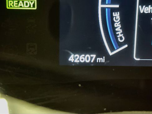 Used 2025 Toyota Camry SE FWD image 19