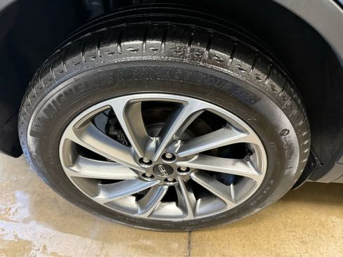 Used 2023 Lincoln Corsair AWD w/ Equipment Group 101A image 9