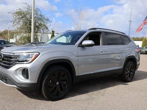 New 2026 Volkswagen Atlas SE image 3