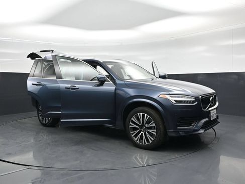 Used 2021 Volvo XC90 T5 Momentum w/ Protection Package Premier AWD/4WD image 31