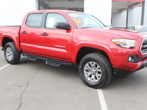 Used 2016 Toyota Tacoma SR5 w/ SR5 Appearance Package (SN) RWD image 3