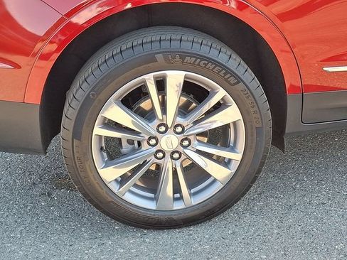Certified 2024 Cadillac XT5 Premium Luxury FWD image 30
