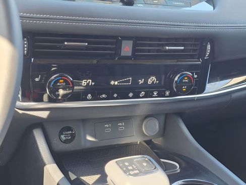 Used 2025 Nissan Rogue SL image 26