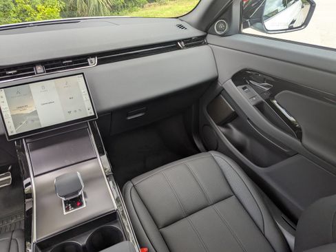 New 2026 Land Rover Range Rover Evoque Dynamic SE image 16