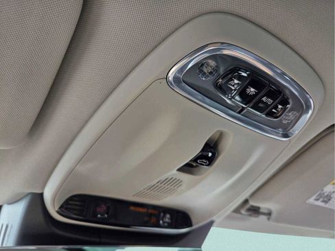 Used 2018 Volvo V90 T5 Inscription image 34