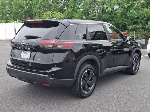 Used 2025 Nissan Rogue SV AWD/4WD image 6