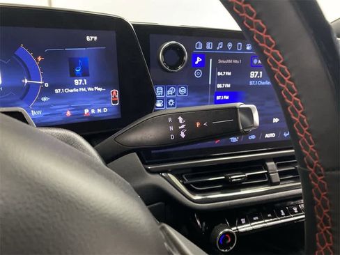 Used 2024 Chevrolet Equinox EV RS image 26