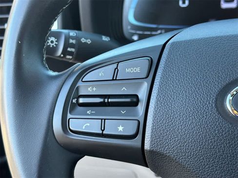 Used 2023 Hyundai Venue SEL image 22