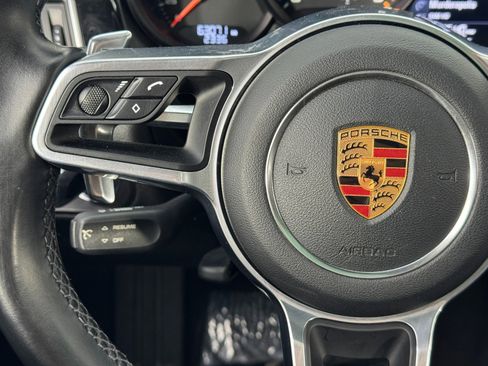 Used 2018 Porsche Macan image 21