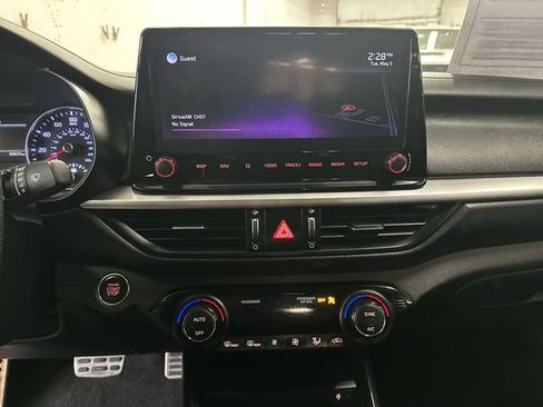 Used 2022 Kia Forte GT w/ GT Technology Package FWD image 16