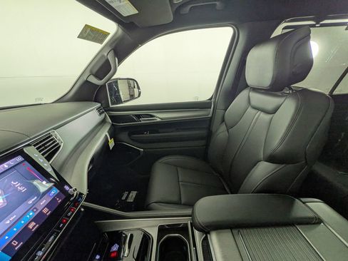 New 2026 Jeep Grand Wagoneer Limited AWD/4WD image 28