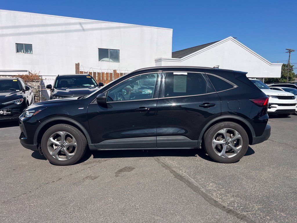 Used 2025 Ford Escape ST-Line FWD image 4