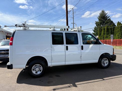 Used 2016 Chevrolet Express 2500 RWD image 6