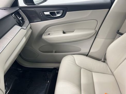 Used 2023 Volvo XC60 B5 Plus w/ Climate Package image 17