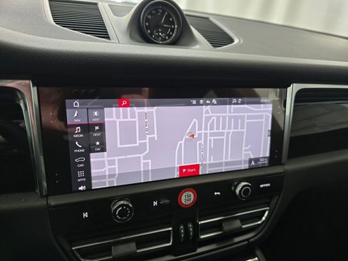 New 2026 Porsche Macan image 38