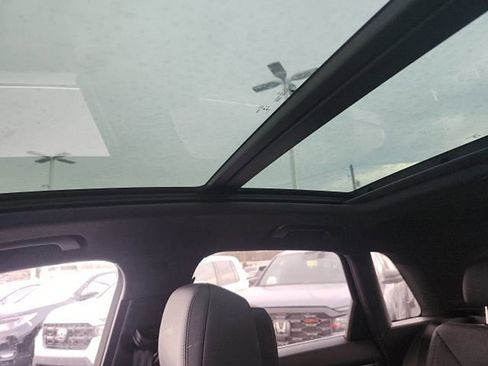 Used 2025 Audi Q3 2.0T Premium image 28