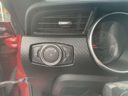 Used 2018 Ford Mustang Coupe RWD image 12