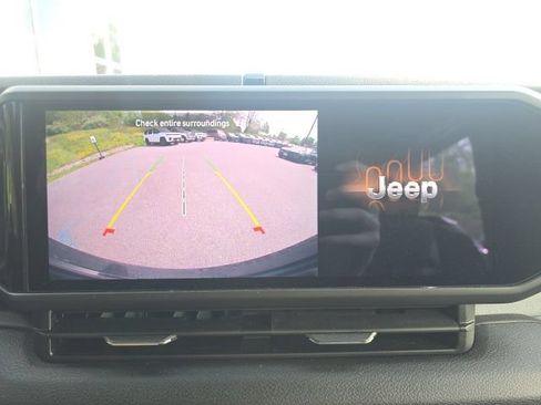 Certified 2025 Jeep Wrangler Sport AWD/4WD image 22