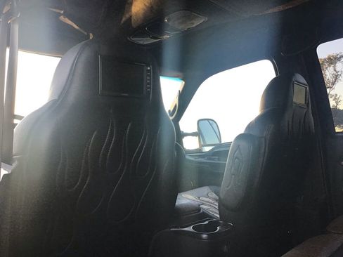 Used 2001 Ford Excursion XLT image 37