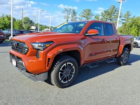 Certified 2025 Toyota Tacoma TRD Sport w/ TRD Sport Premium Package AWD/4WD image 14