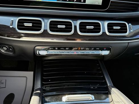 Used 2021 Mercedes-Benz GLS 450 4MATIC image 22