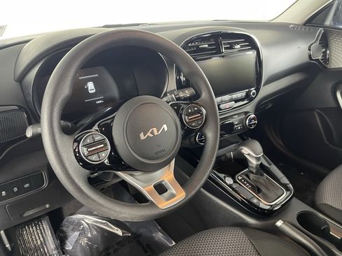Used 2024 Kia Soul S image 11