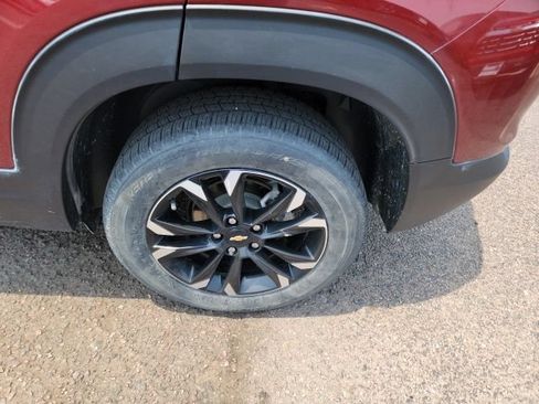 Used 2022 Chevrolet TrailBlazer LT AWD/4WD image 9