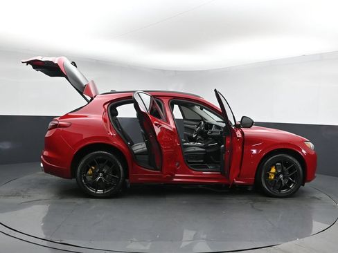 Used 2021 Alfa Romeo Stelvio Ti w/ Nero Edizione AWD/4WD image 26