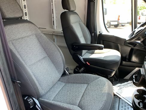 Used 2024 RAM ProMaster 2500 w/ Premium Convenience Group image 23