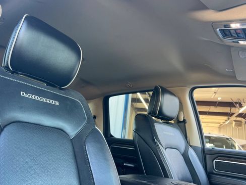 Used 2019 RAM 1500 Laramie AWD/4WD image 17