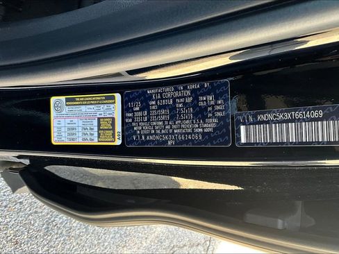 New 2026 Kia Carnival EX image 12