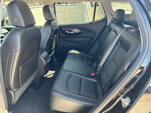 Used 2024 GMC Terrain SLT AWD/4WD image 16