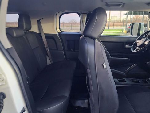 Used 2013 Toyota FJ Cruiser 4WD image 19