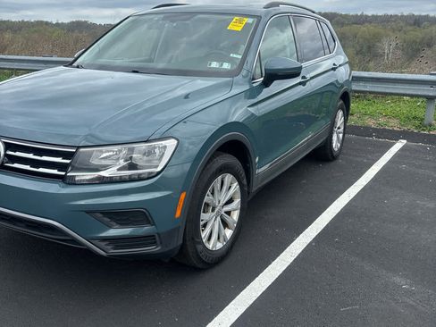 Used 2019 Volkswagen Tiguan SE w/ Panoramic Sunroof Package image 2