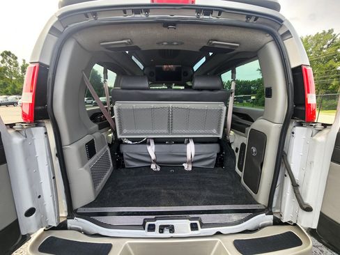 Used 2020 Chevrolet Express 2500 w/ Enhanced Convenience Package RWD image 15