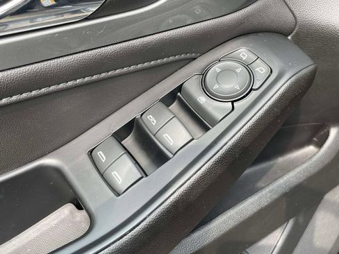 Used 2023 Chevrolet Traverse LT FWD image 21