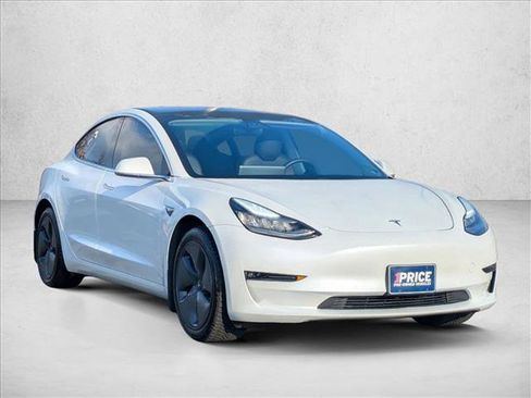 Used 2020 Tesla Model 3 Performance image 3