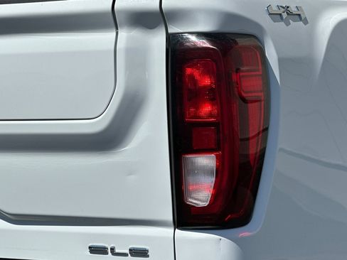 Used 2023 GMC Sierra 2500 SLE image 27