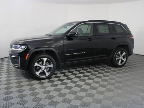New 2026 Jeep Grand Cherokee Limited AWD/4WD image 2