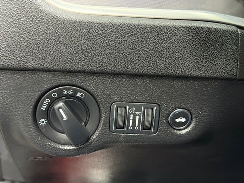 Used 2022 Dodge Charger SXT RWD image 30