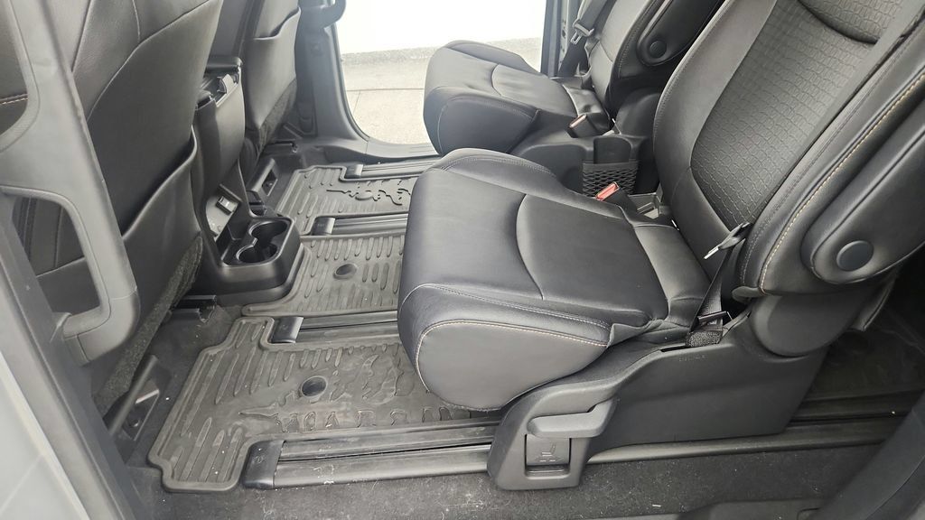 Used 2026 Toyota Sienna XLE Woodland Edition AWD/4WD image 43